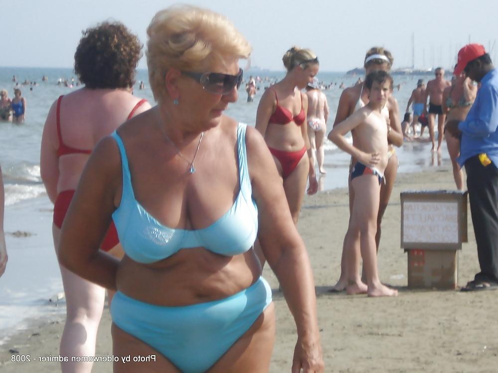25P Grannies on beach 3