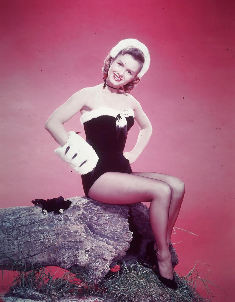 25P Vintage pics of celebrities wearing pantyhose