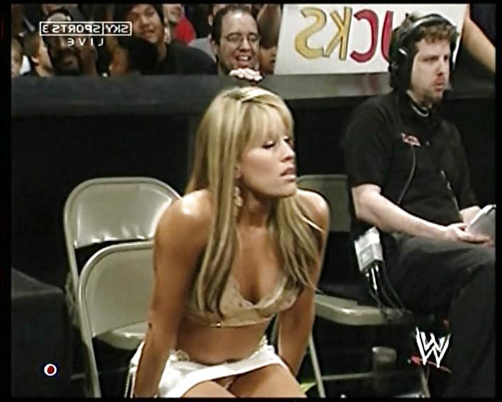 25P Celebrity upskirt and nipple slips #2