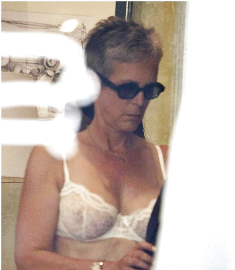 25P Celebrity upskirt and nipple slips #2