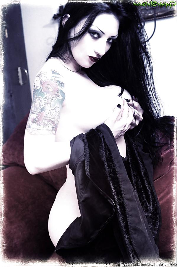 17P Vampire, goth, emo