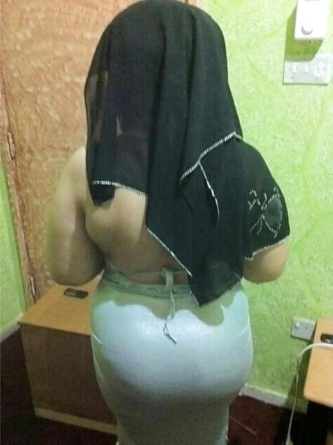 11P BIG ARAB ASS