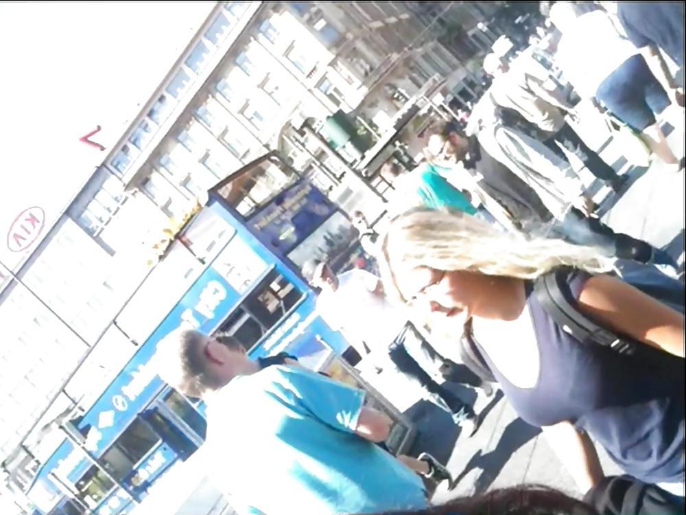 25P VOYEUR TEEN STREET 03  - COMMENT YOUR FAV