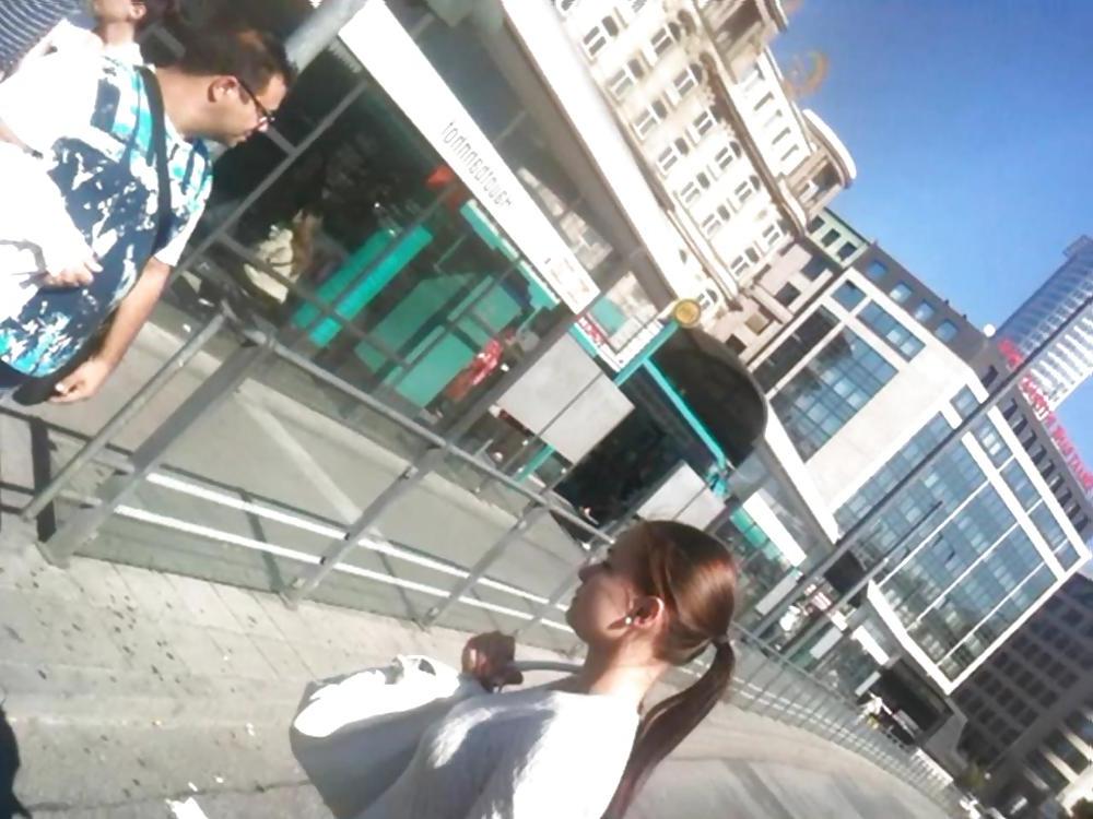 25P VOYEUR TEEN STREET 03  - COMMENT YOUR FAV