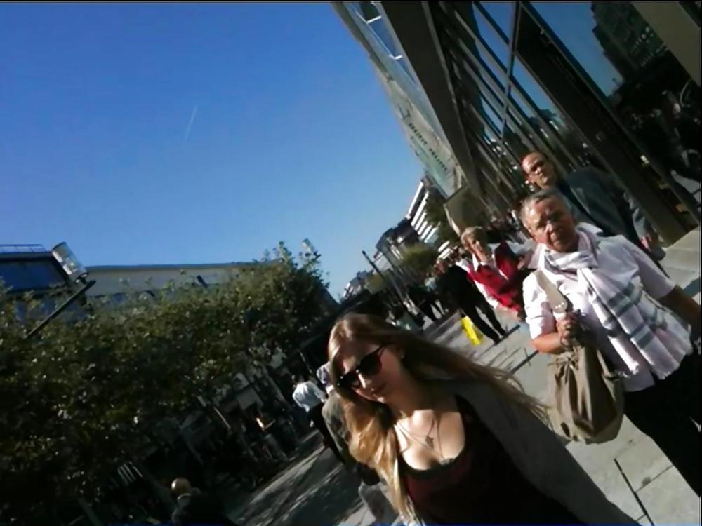 25P VOYEUR TEEN STREET 03  - COMMENT YOUR FAV