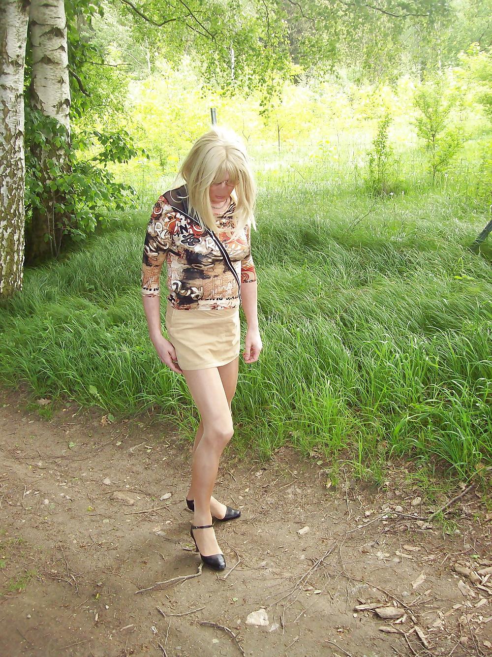 8P Crossdresser draußen