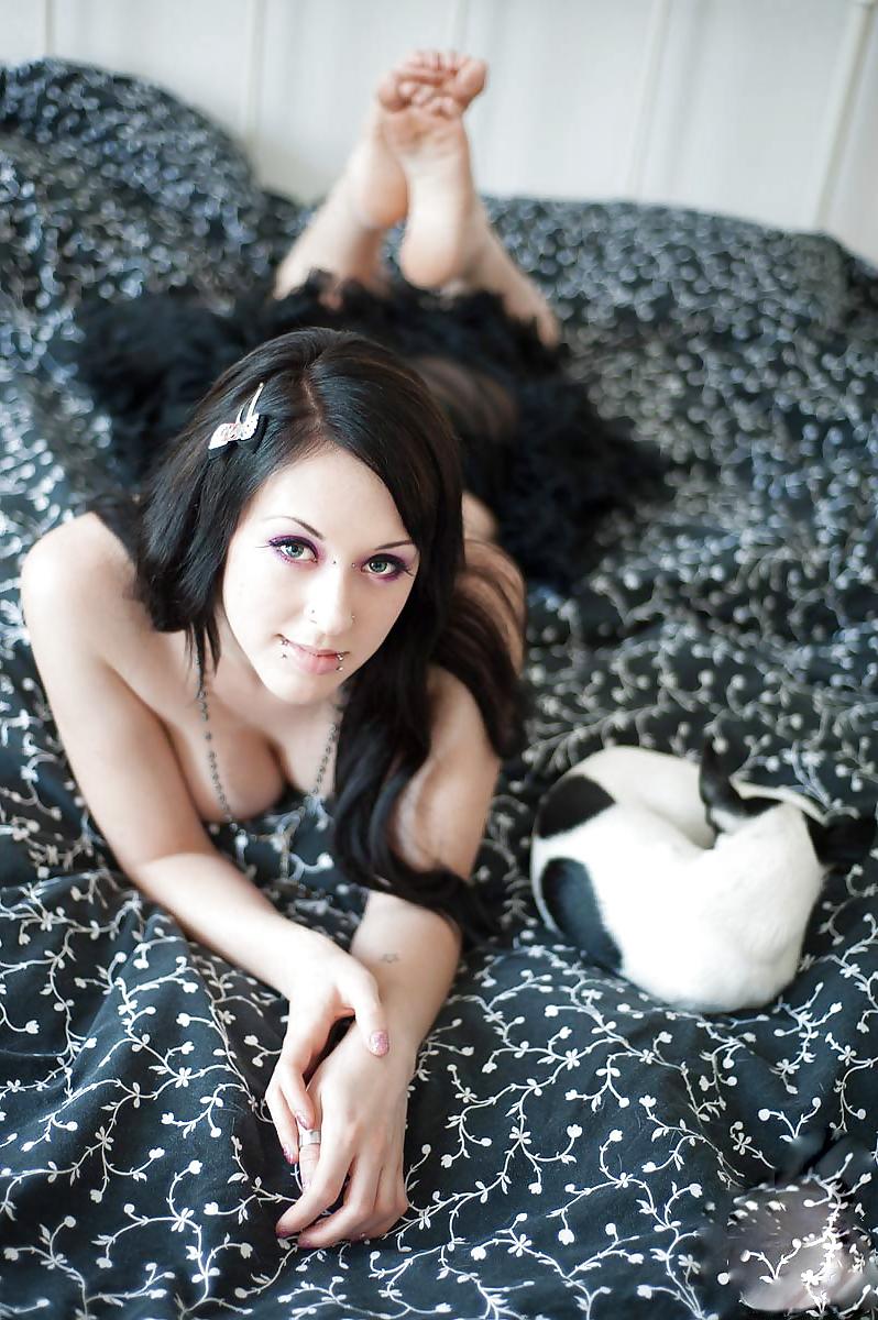 25P Beautiful German GothGirl