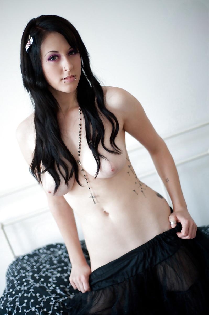 25P Beautiful German GothGirl