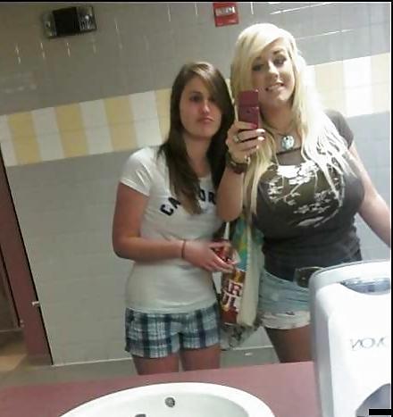 25P Random - selfshot babes