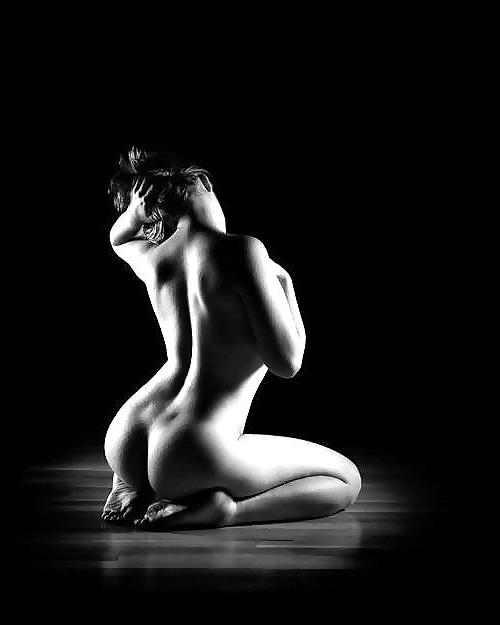 11P KNEEELING B4 MASTER!!!
