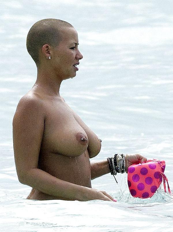 12P Celebrities Nude Nip 16