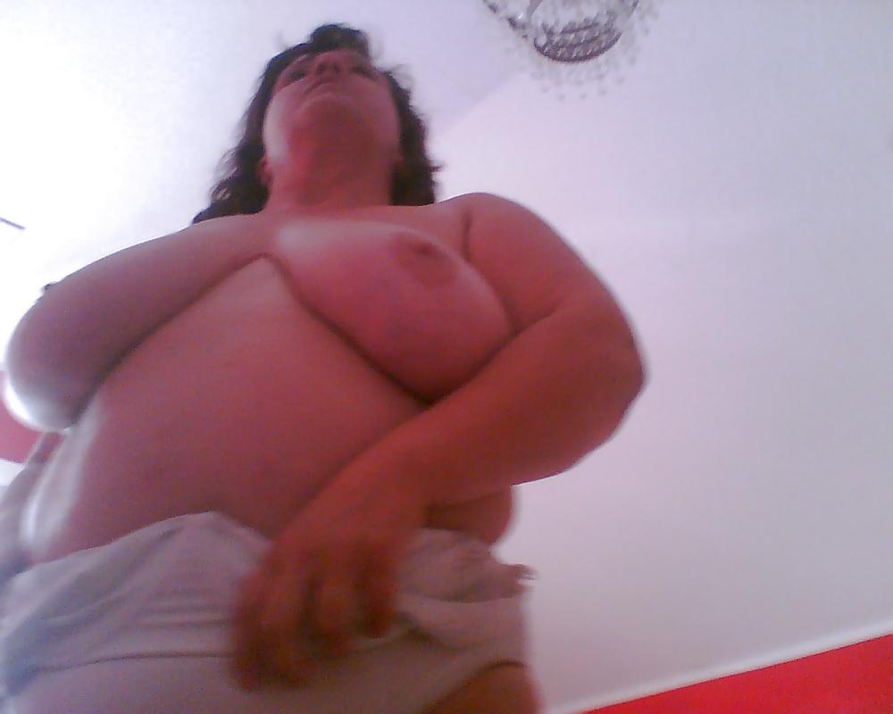20P Hot German WIfe