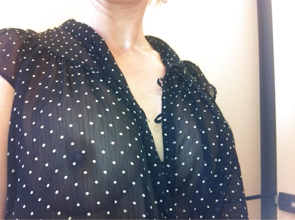 25P Amazing Big Boobs Milf Selfshots