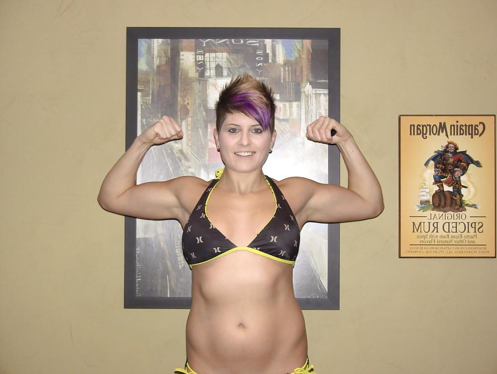 25P Hot Fitness Babes 2