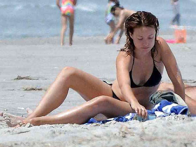 25P Olivia Wilde as a stripper