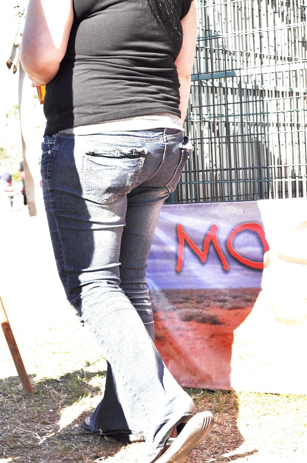 9P Plump Ass at Fair