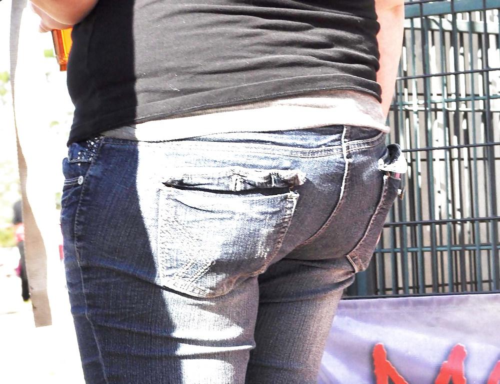 9P Plump Ass at Fair