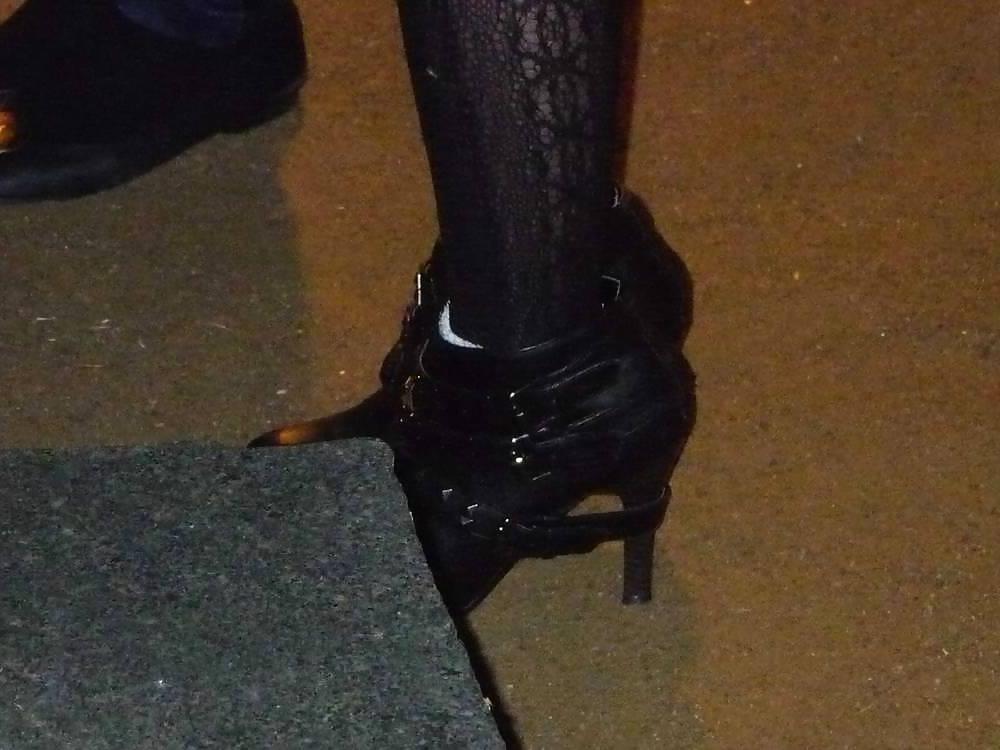 14P Japanese Candids - Feet on the Street 22
