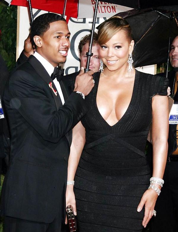 25P Celebrities Cleavage 02