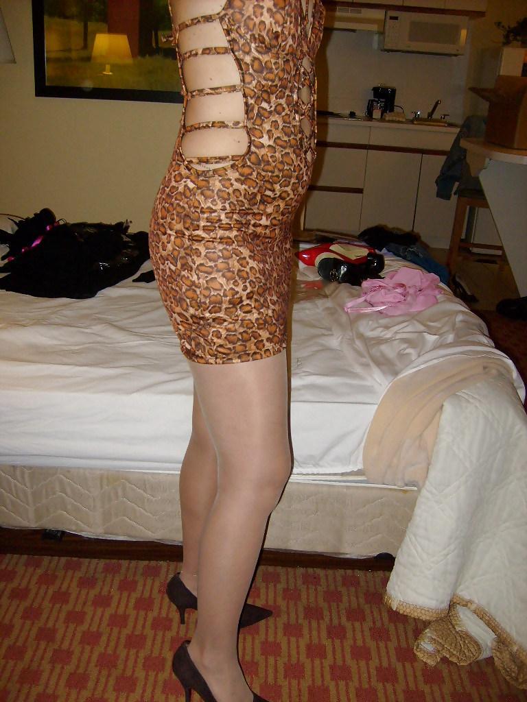 18P Milf latina swinger wife hose heels 3