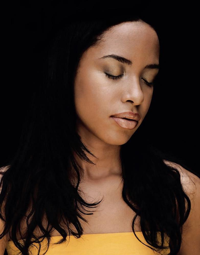 25P Aaliyah Ultimate Collection 
