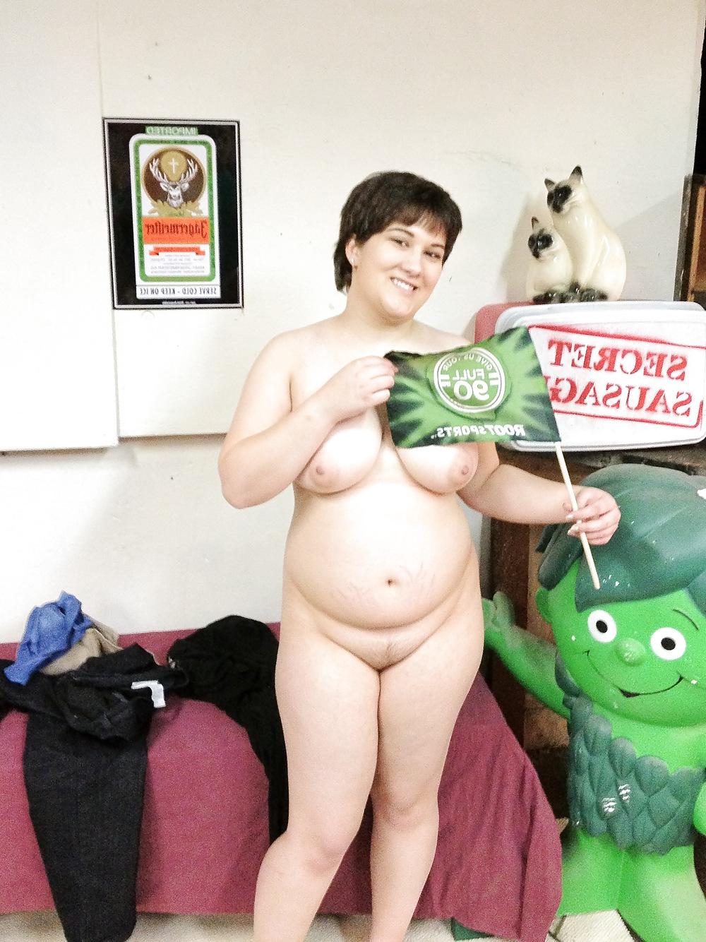 15P Pork Pies! - Chubby Soccer Coed Strips in Seattle Dorm