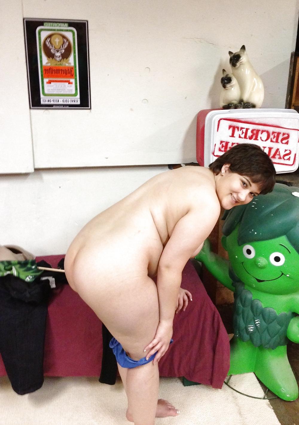 15P Pork Pies! - Chubby Soccer Coed Strips in Seattle Dorm