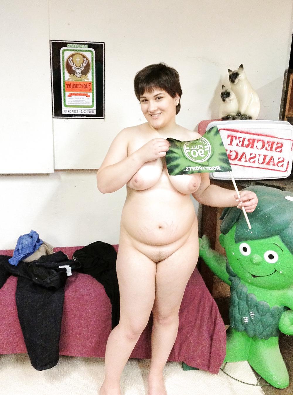15P Pork Pies! - Chubby Soccer Coed Strips in Seattle Dorm