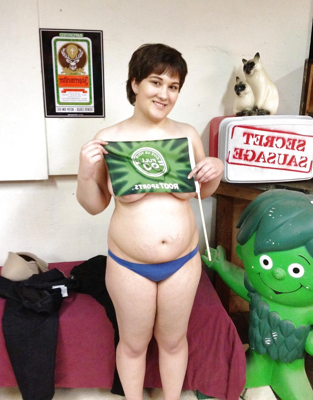 15P Pork Pies! - Chubby Soccer Coed Strips in Seattle Dorm