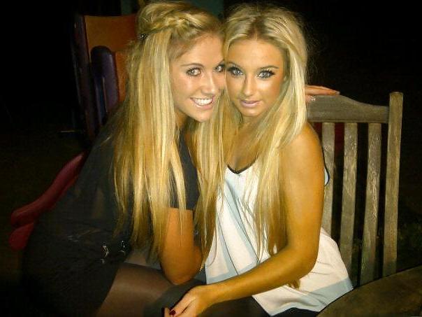 25P Hot babes 32