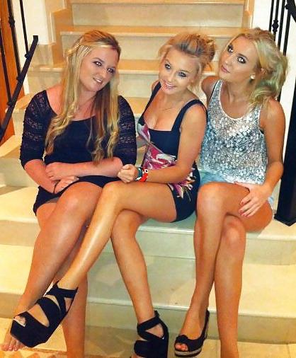 25P Hot babes 32
