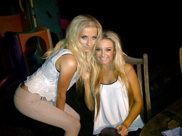 25P Hot babes 32