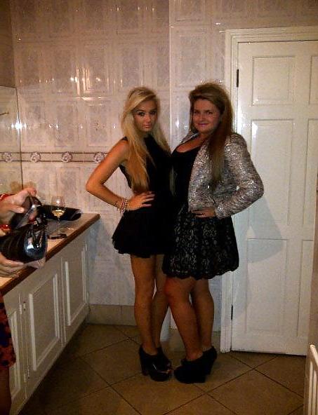 25P Hot babes 32