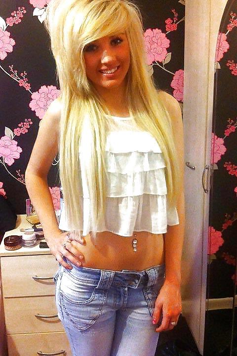 25P Hot babes 32