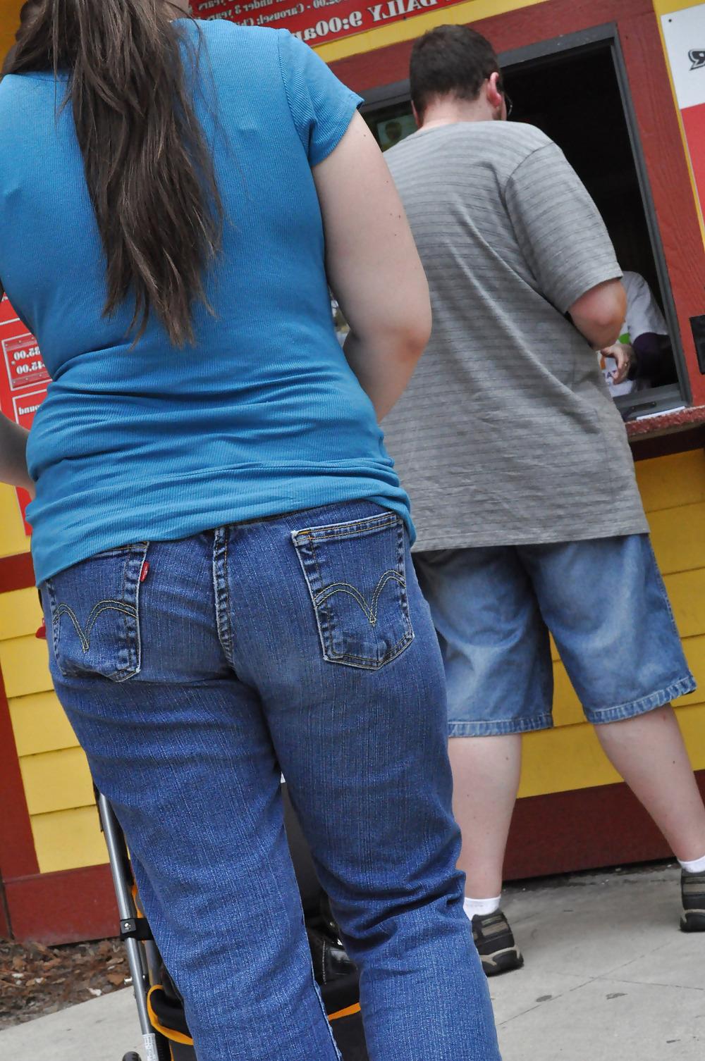 20P Creeping at the - Booty - Breast Feed