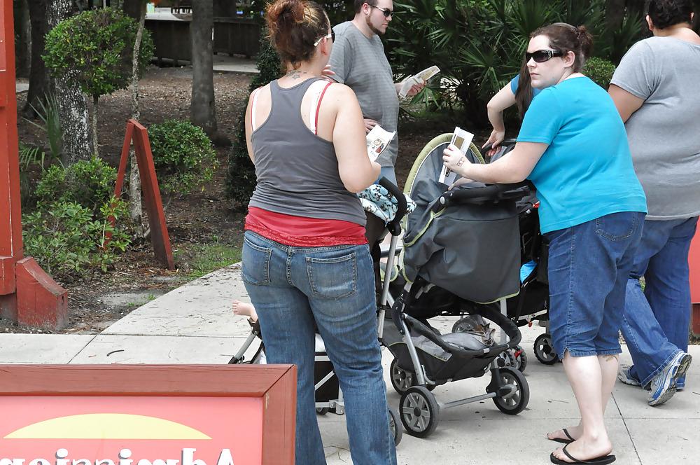20P Creeping at the - Booty - Breast Feed