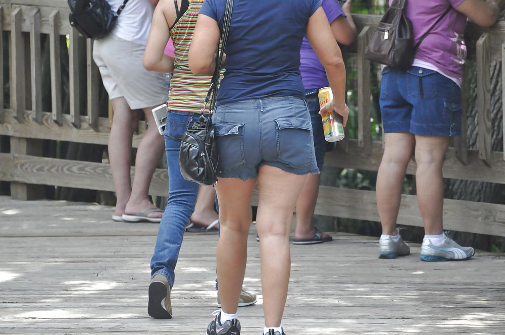 20P Creeping at the - Booty - Breast Feed