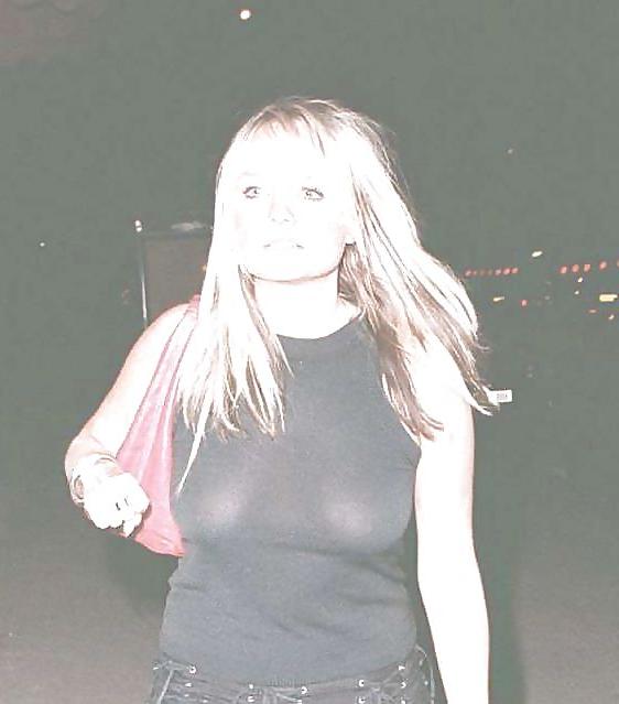 25P Celeb wardrobe malfunction vol II. upskirt down blouse