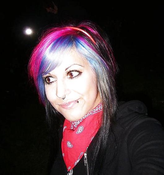 25P Emo Girls (1)