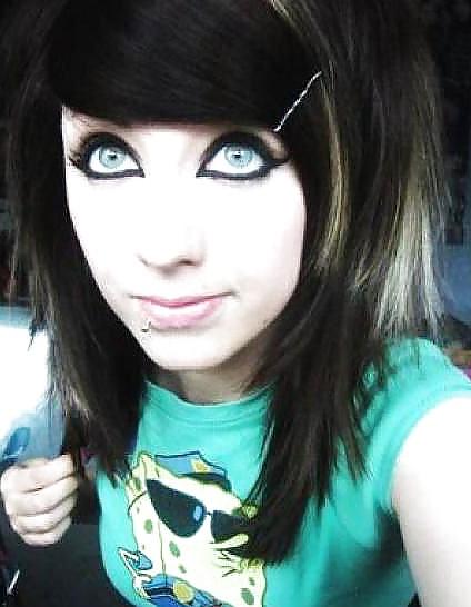 25P Emo Girls (1)