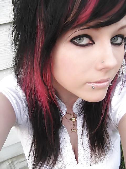 25P Emo Girls (1)