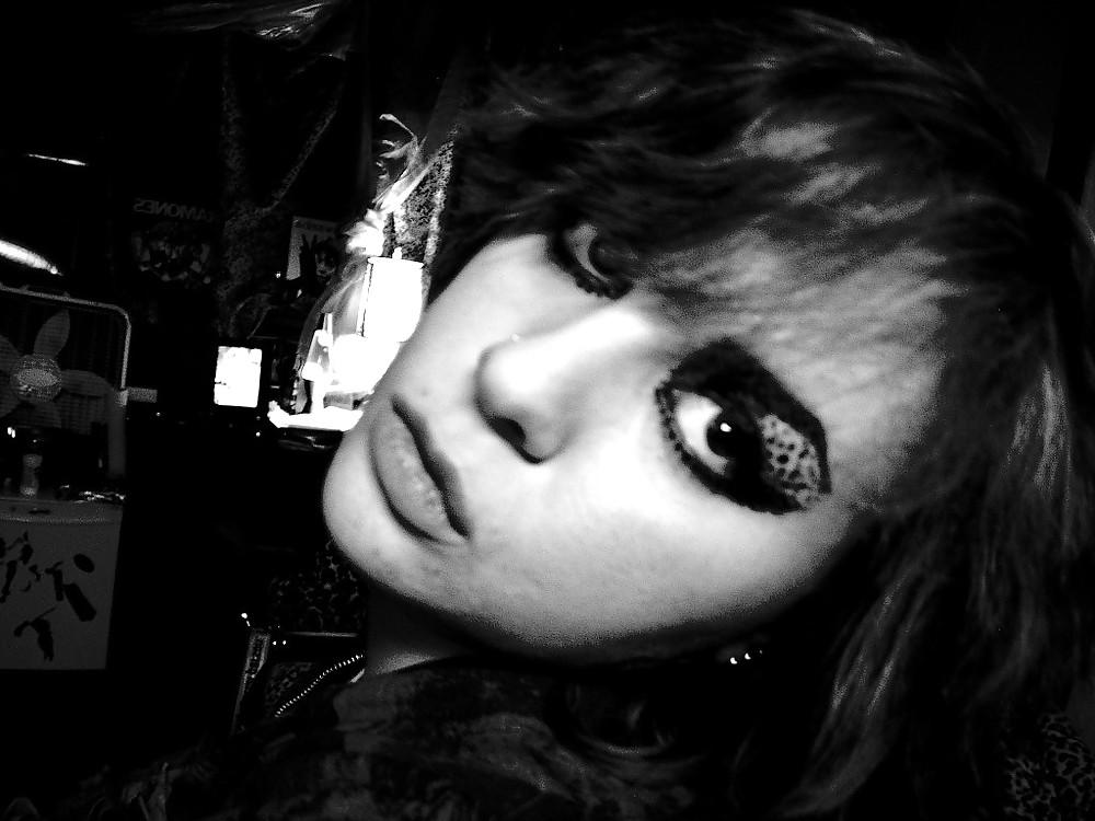 25P Emo Girls (1)