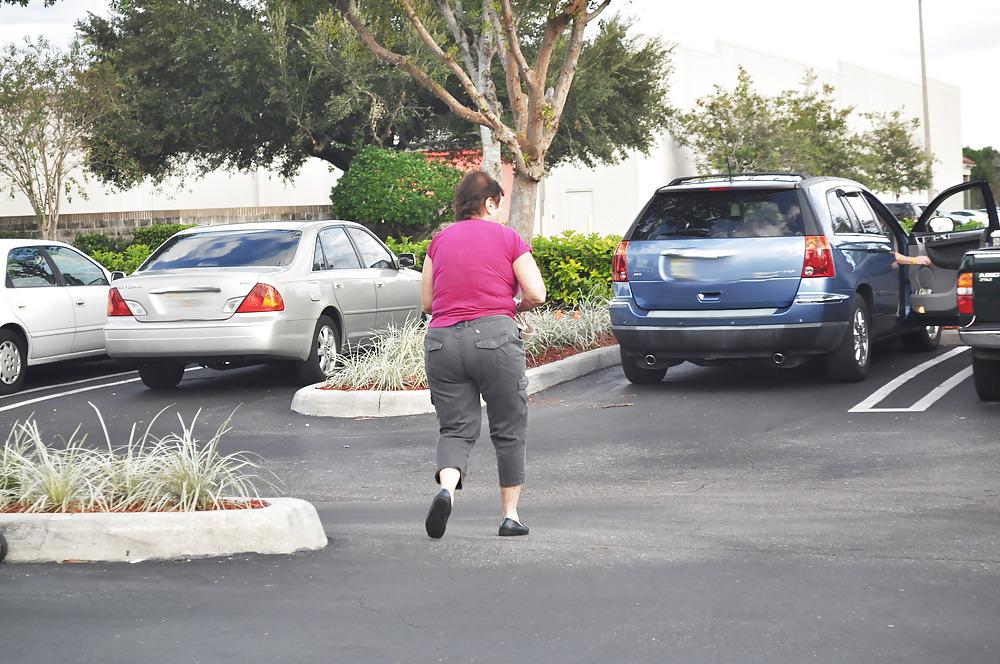 10P Big Granny Booty