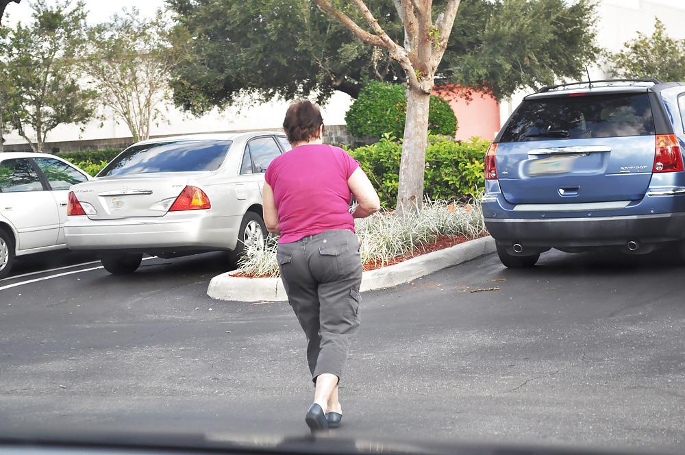 10P Big Granny Booty