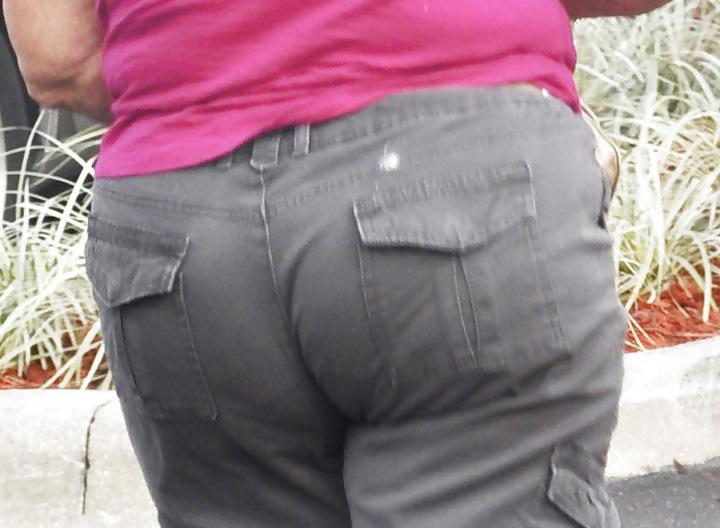 10P Big Granny Booty