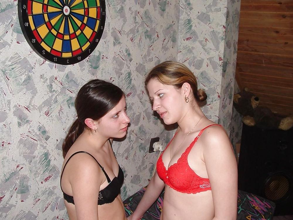 25P Sexy Lesbian Homemade Fun