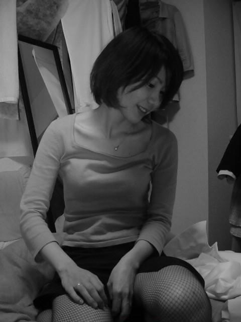25P Leaked : ex-DonkiHote boss and his older lover (Japan)