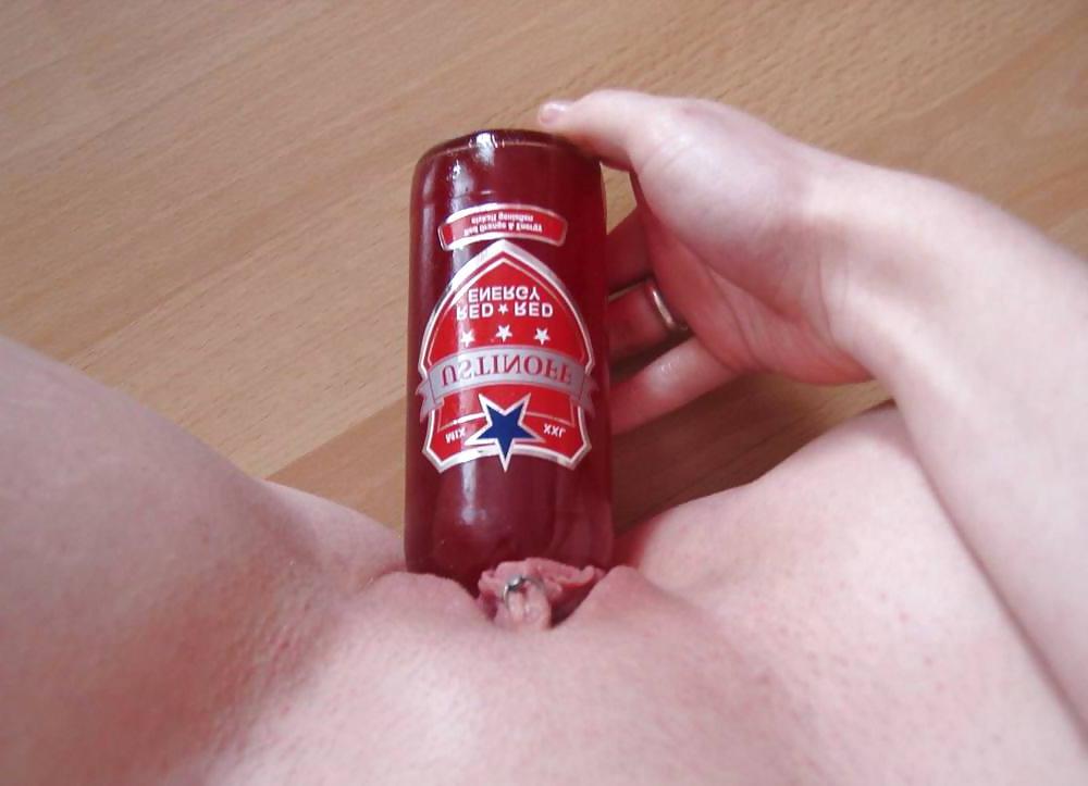 25P Different objects in pussy and ass.