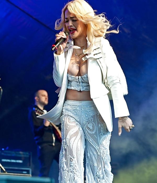 25P Celebrities Nude Slip 20