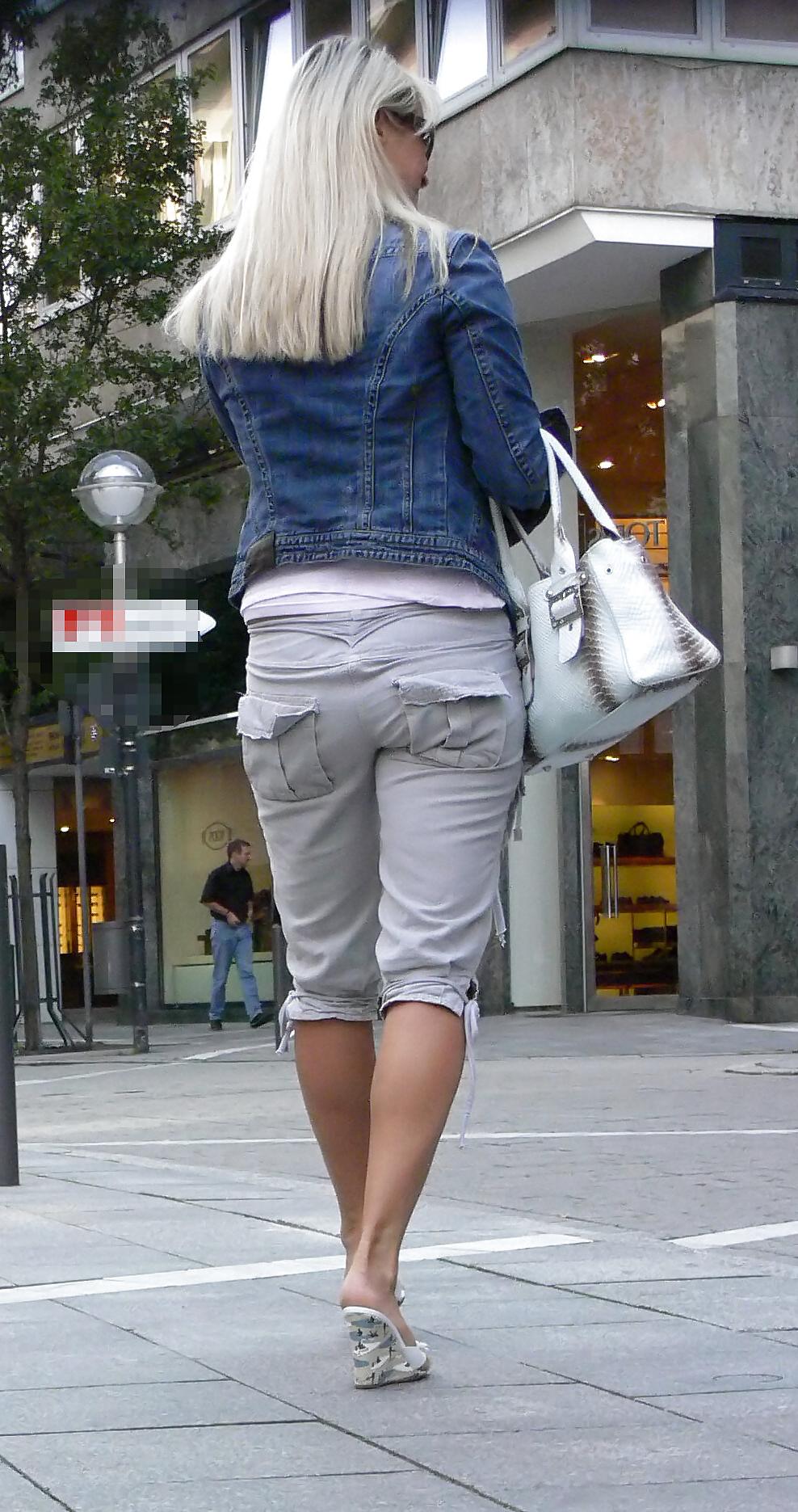 25P Street Candids I.